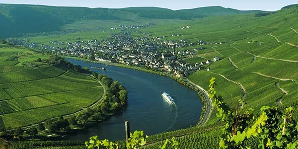 Kröv Ein malerisches Weindorf an der Mosel